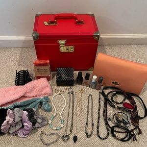 Women’s jewelry and makeup case bundle